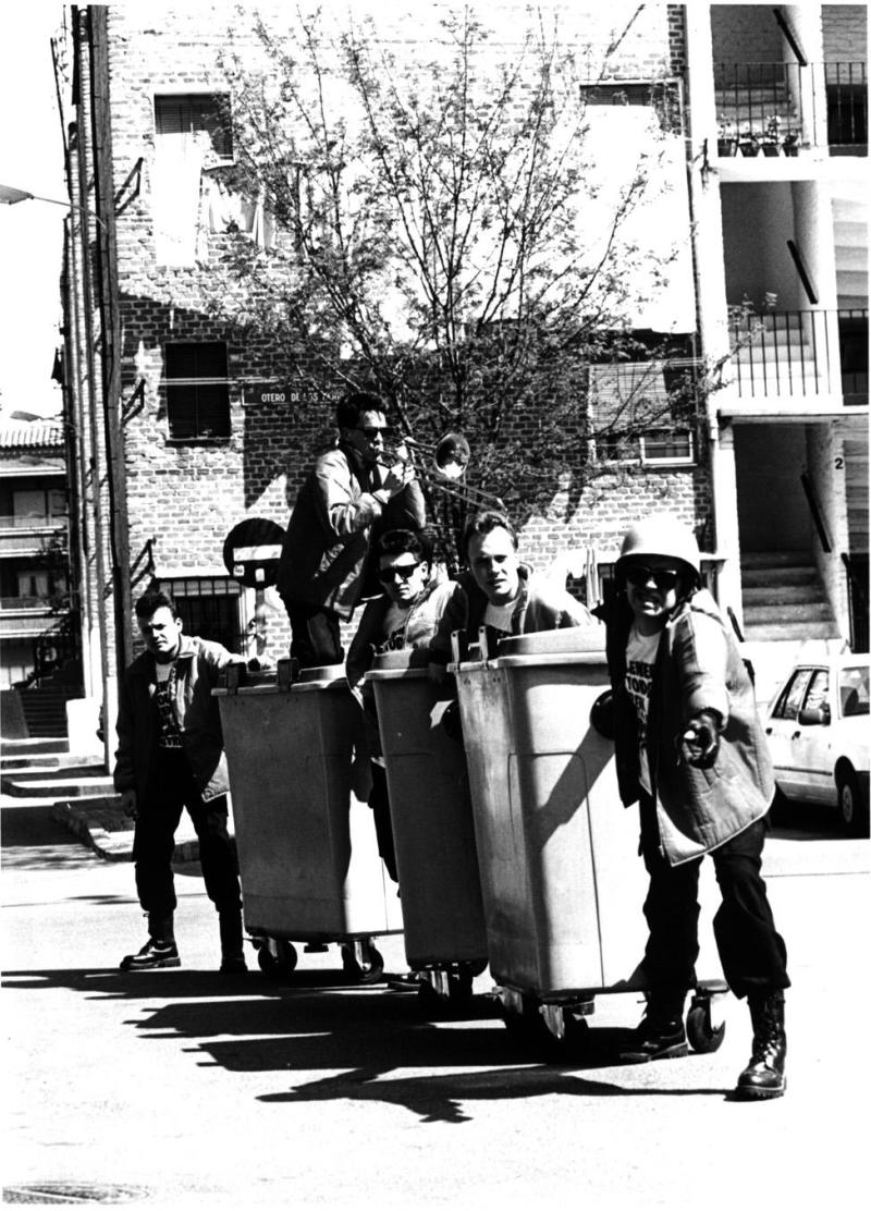 Foto promocional del álbum "En Beneficio de todos"